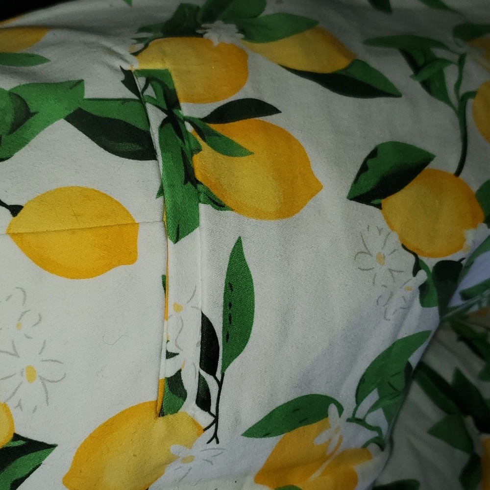 NWOT Isaac Mizrahi Bright White Lemon & White Floral Sailor Print Shorts Size 8 - Picture 7 of 16